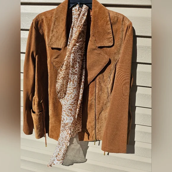 IMAN Women's Tan Suede Jacket - Picture 11 of 11